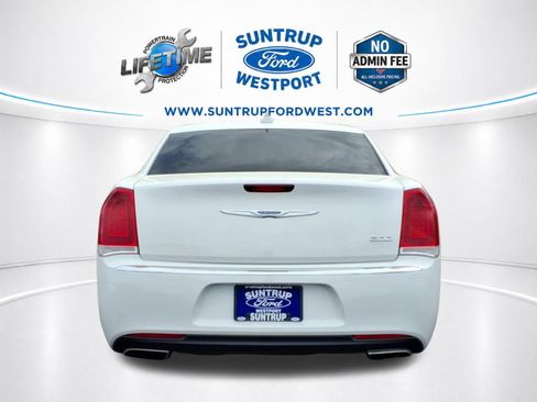 Used 2023 Chrysler 300 Touring RWD image 22