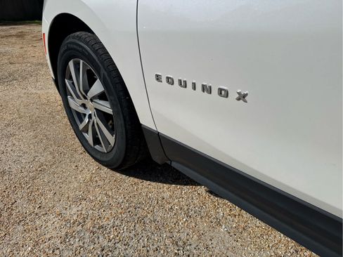 Used 2023 Chevrolet Equinox Premier FWD image 13