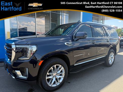 Used 2024 GMC Yukon SLT w/ SLT Premium Package AWD/4WD image 1