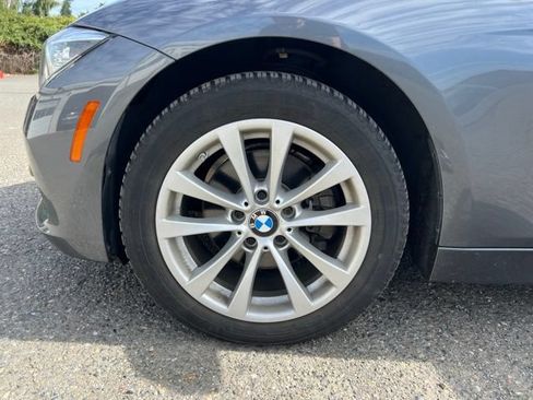 Used 2018 BMW 320i xDrive Sedan AWD/4WD image 10