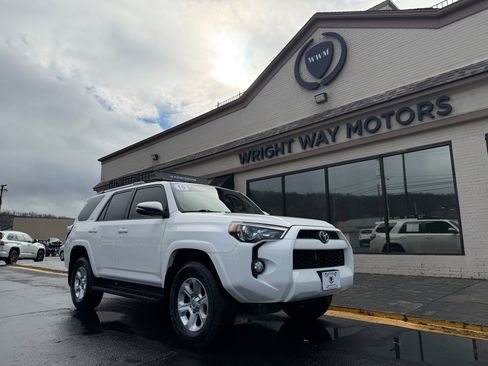 Used 2019 Toyota 4Runner SR5 Premium image 1