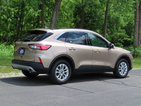 Used 2021 Ford Escape SE w/ Convenience Package AWD/4WD image 3