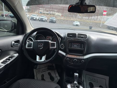 Used 2019 Dodge Journey SE w/ Premium Group image 12