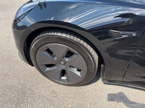 Used 2021 Tesla Model 3 Standard Range Plus image 9