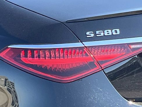 Used 2023 Mercedes-Benz S 580 4MATIC Sedan image 9