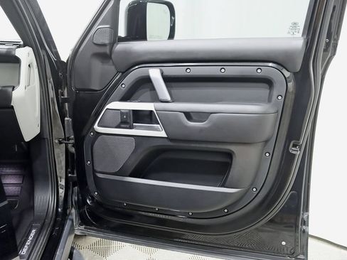 Used 2021 Land Rover Defender 110 X-Dynamic HSE AWD/4WD image 35