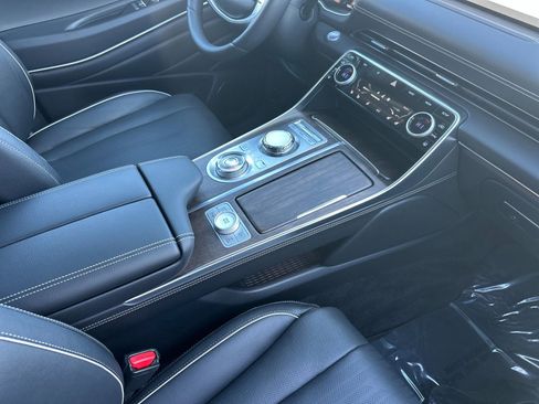 Used 2023 Genesis GV80 2.5T w/ Prestige 20" Package image 16