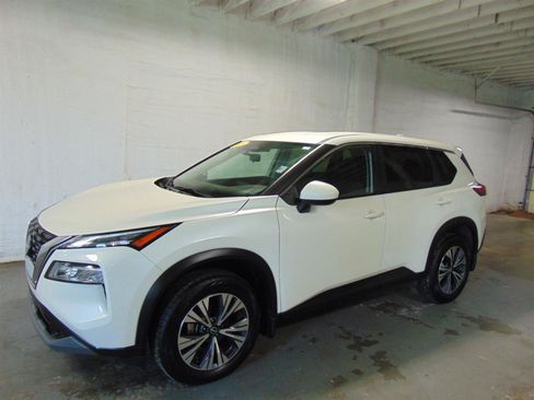 Used 2023 Nissan Rogue SV FWD image 2