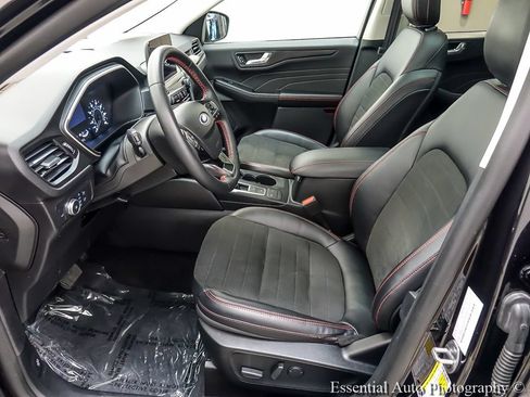 Certified 2022 Ford Escape SEL w/ SEL Stealth AWD Package image 9