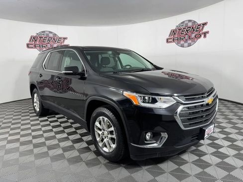 Used 2020 Chevrolet Traverse LT w/ LPO, Black Accent Package AWD/4WD image 9