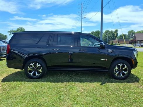 New 2026 GMC Yukon XL AT4 w/ AT4 Premium Plus Package AWD/4WD image 8