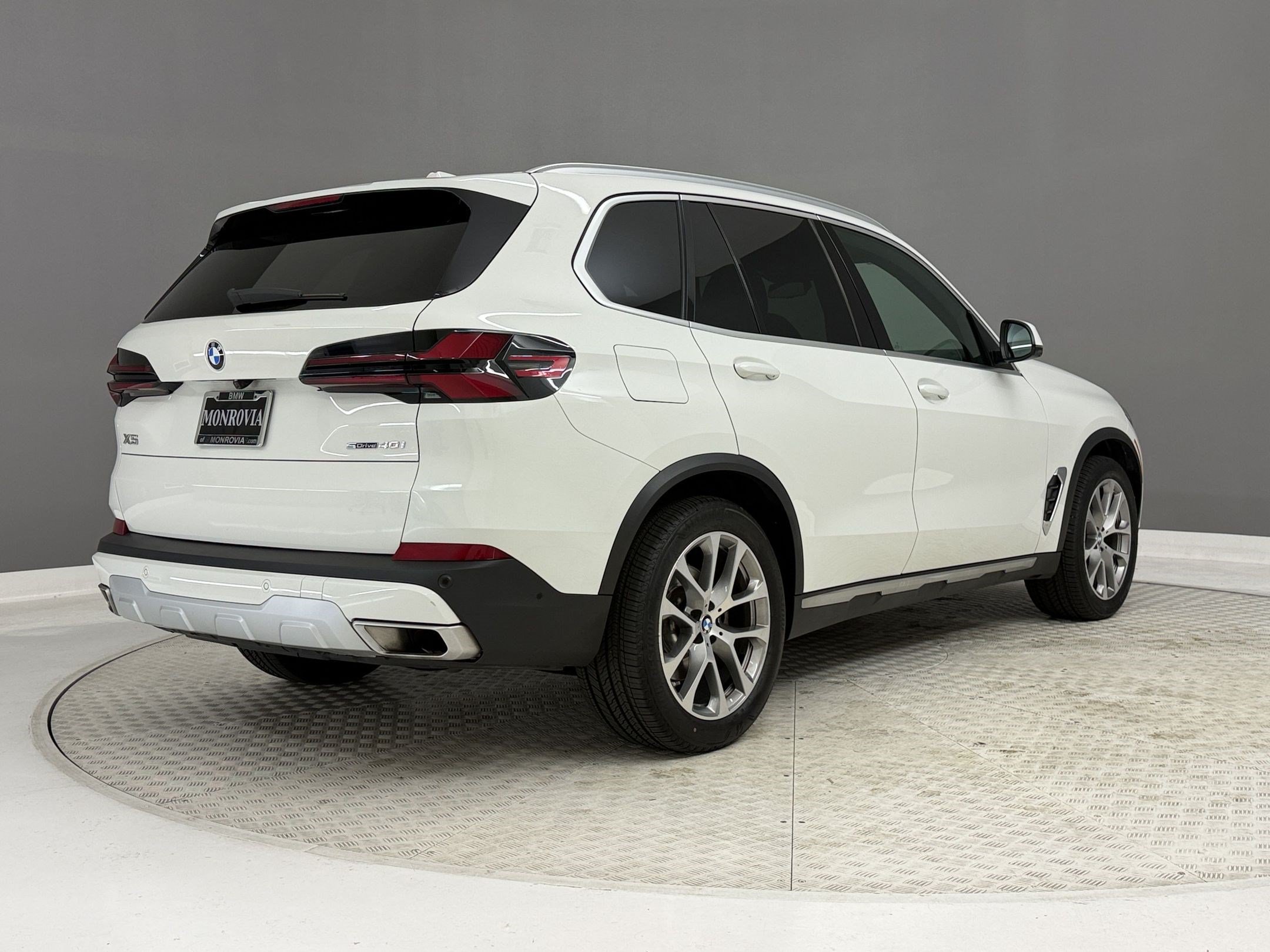 Used 2024 BMW X5 sDrive40i RWD image 9