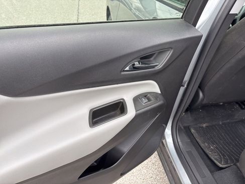 Used 2024 Chevrolet Equinox LS w/ LS Convenience Package image 16