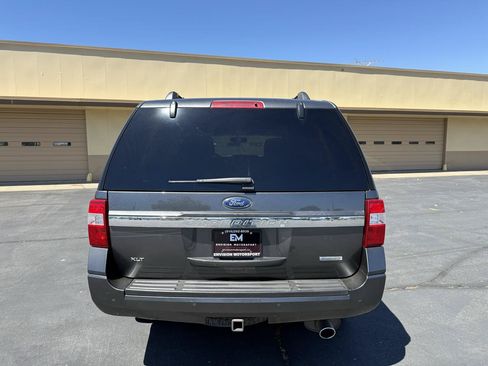 Used 2017 Ford Expedition XLT AWD/4WD image 6