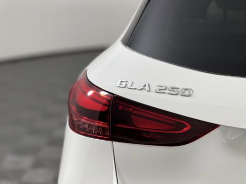 New 2026 Mercedes-Benz GLA 250 4MATIC image 12