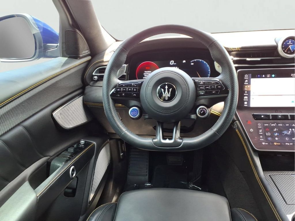 Used 2024 Maserati Grecale Trofeo AWD/4WD image 22