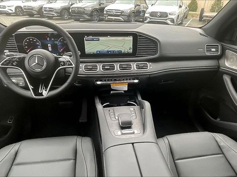 New 2026 Mercedes-Benz GLS 450 4MATIC image 5