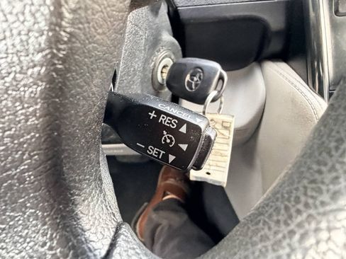 Used 2012 Toyota Camry LE FWD image 7