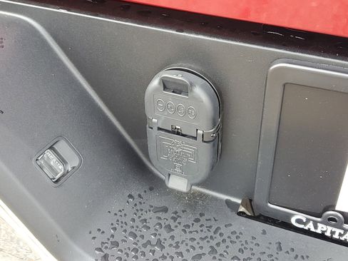 New 2026 GMC Sierra 1500 SLT w/ SLT Convenience Package image 8