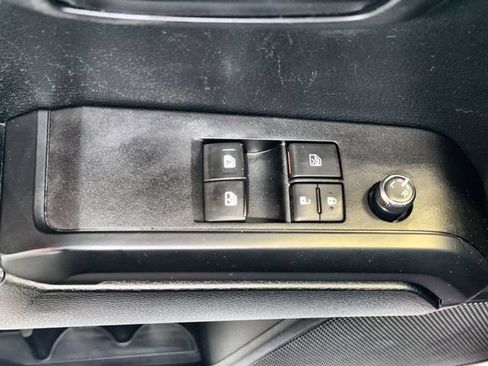 Used 2017 Toyota Tacoma SR w/ SR Convenience Package RWD image 13