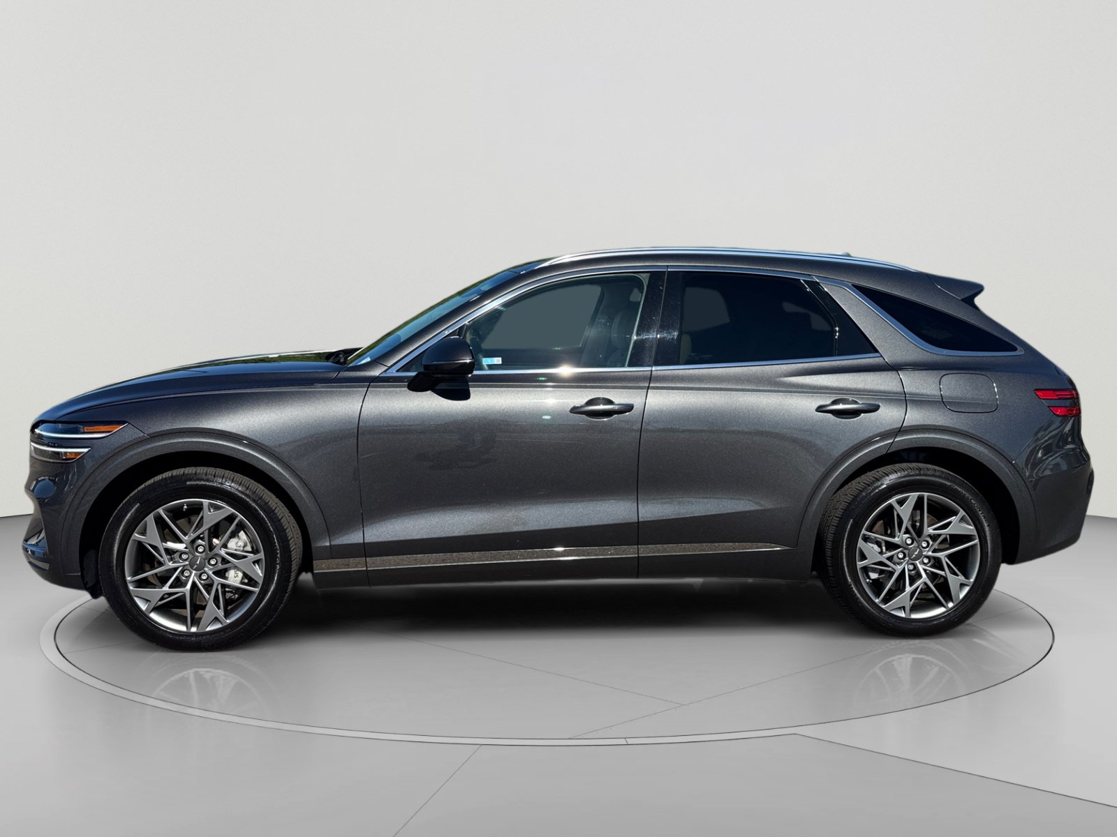 Used 2023 Genesis GV70 2.5T w/ Select Package AWD/4WD image 2