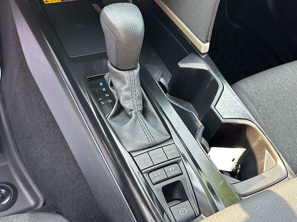 Used 2025 Toyota Camry LE FWD image 25