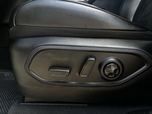 Used 2023 Jeep Grand Cherokee L Laredo RWD image 28