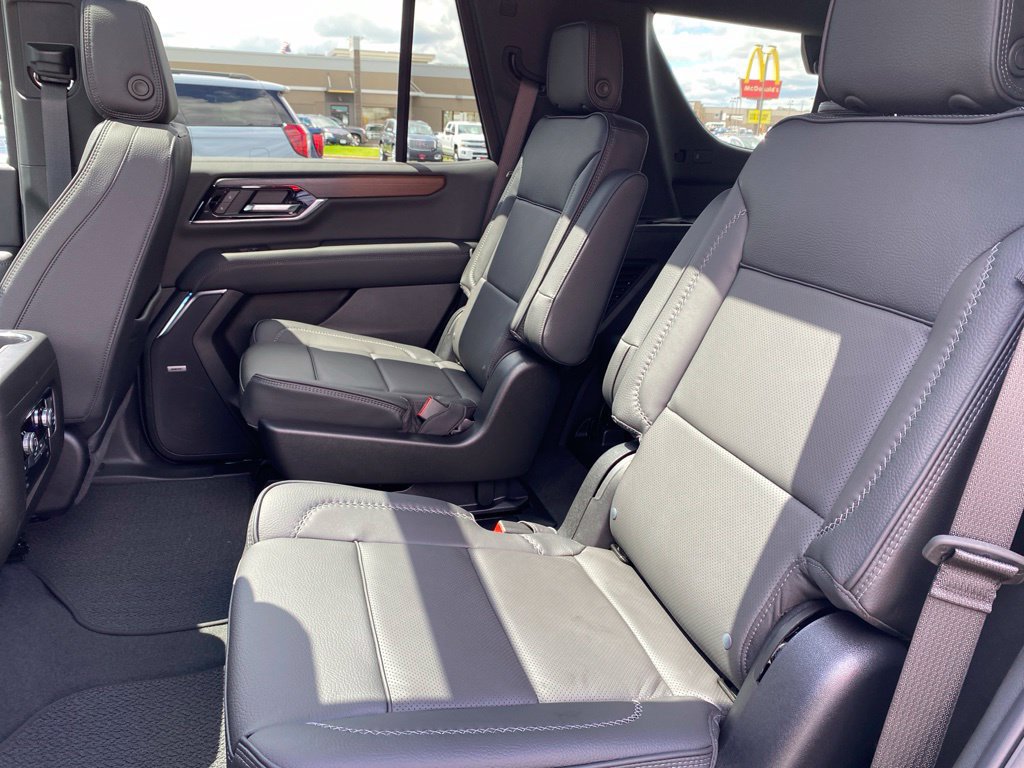 Used 2026 GMC Yukon Denali w/ Sun & Power Step Package AWD/4WD image 27