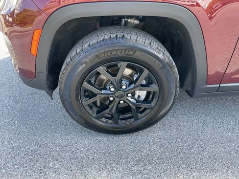 Used 2024 Jeep Grand Cherokee Altitude image 26