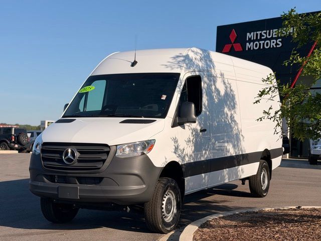 Used 2025 Mercedes-Benz Sprinter 2500 image 7