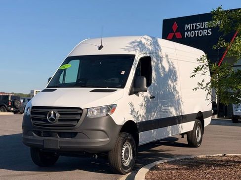 Used 2025 Mercedes-Benz Sprinter 2500 image 7