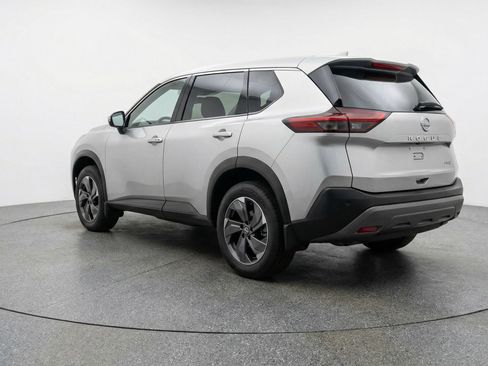 Used 2025 Nissan Rogue SV FWD image 6