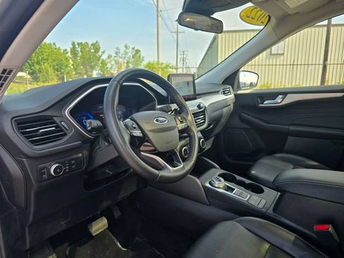 Used 2022 Ford Escape SEL w/ Technology Package FWD image 10