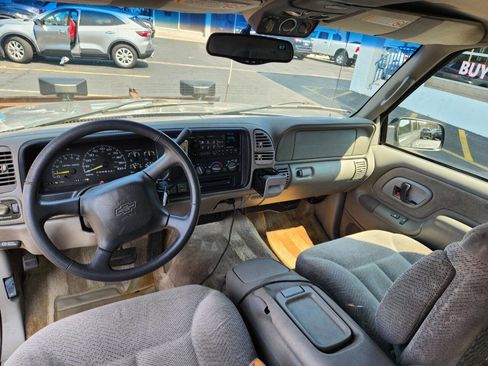 Used 1999 Chevrolet Suburban 4WD w/ Preferred Equipment Group 2 image 24