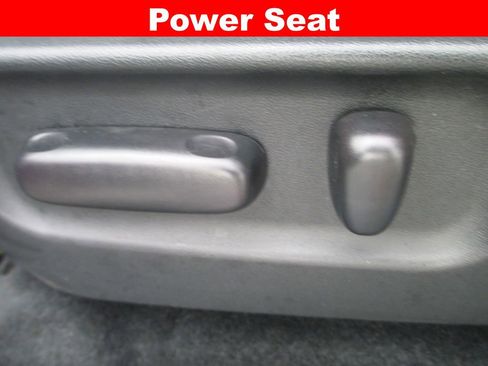 Used 2022 Toyota Tacoma Limited w/ Nightshade Package AWD/4WD image 28