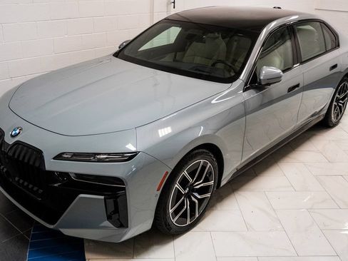 Used 2023 BMW 760i xDrive w/ Executive Package AWD/4WD image 49