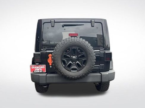 Used 2015 Jeep Wrangler Unlimited Rubicon w/ Connectivity Group AWD/4WD image 6