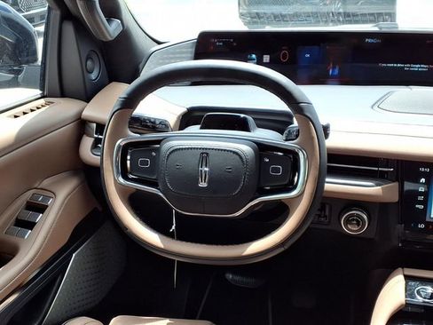 New 2026 Lincoln Navigator L Black Label AWD/4WD image 11