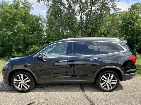 Used 2018 Honda Pilot Touring image 5