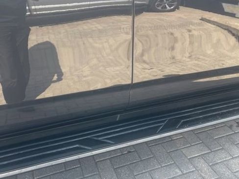 Used 2023 Chevrolet Suburban High Country image 18