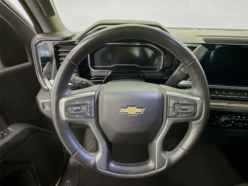 Used 2024 Chevrolet Silverado 2500 LTZ image 8