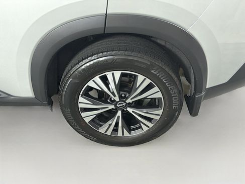 Used 2023 Nissan Rogue SV AWD/4WD image 11