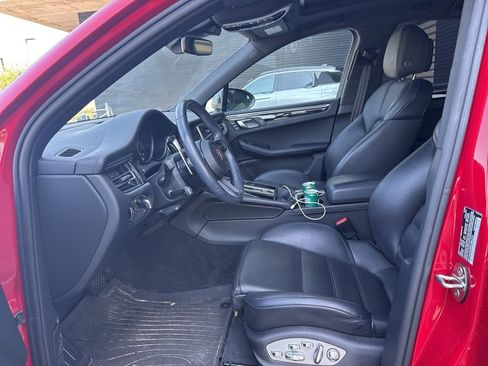 Certified 2024 Porsche Macan Turbo AWD/4WD image 5