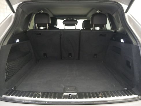 Certified 2023 Porsche Cayenne Platinum Edition AWD/4WD image 21