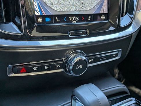 Used 2023 Volvo S60 T8 Plus image 15