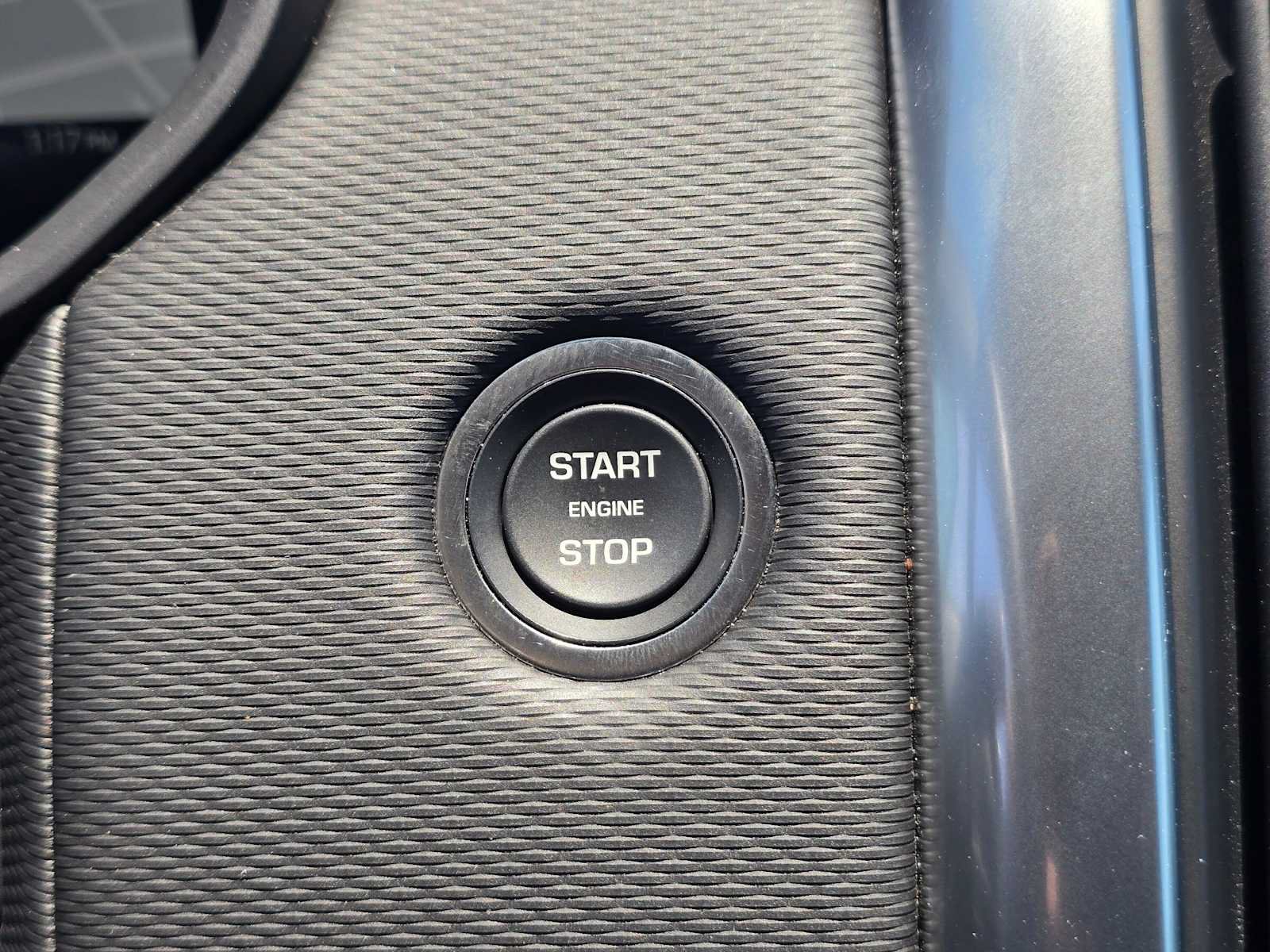 Used 2025 Land Rover Discovery Dynamic SE AWD/4WD image 38