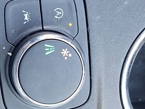 Certified 2023 Chevrolet Traverse LS image 33