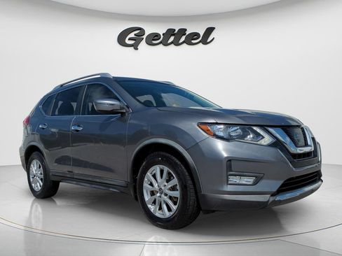 Used 2017 Nissan Rogue SV FWD image 3