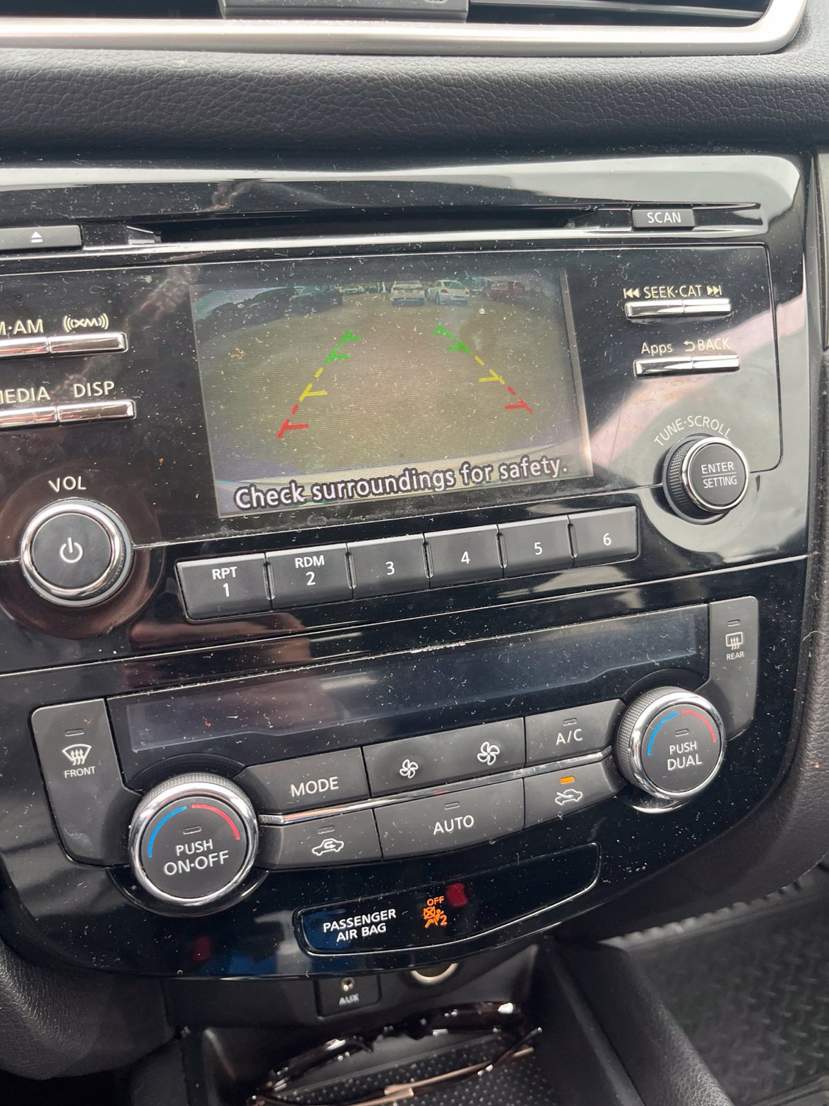 Used 2014 Nissan Rogue SV AWD/4WD image 4