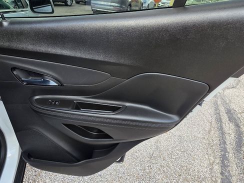 Used 2020 Buick Encore Preferred FWD image 29